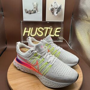 Nike Women’s React Infinity Run Flyknit 2 Size 10